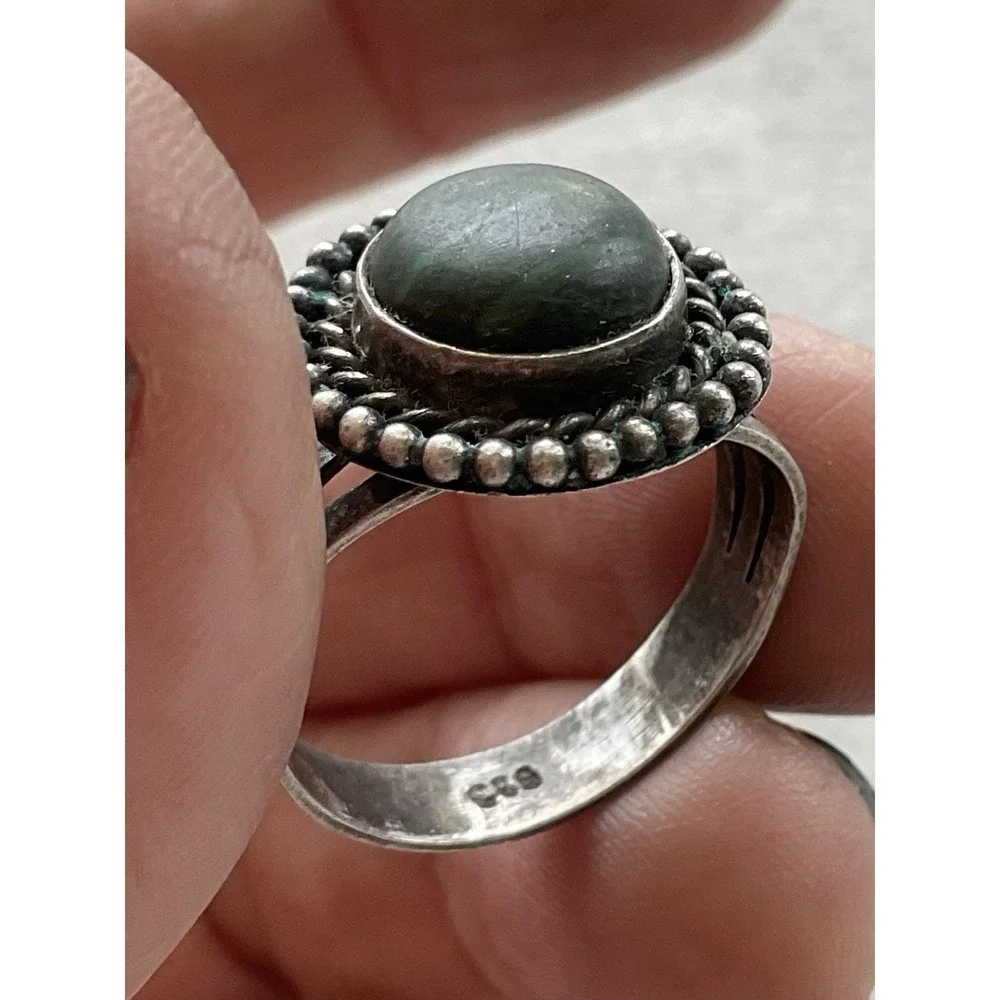 vintage Southwestern sterling silver ring Green Malachite Size 7.75